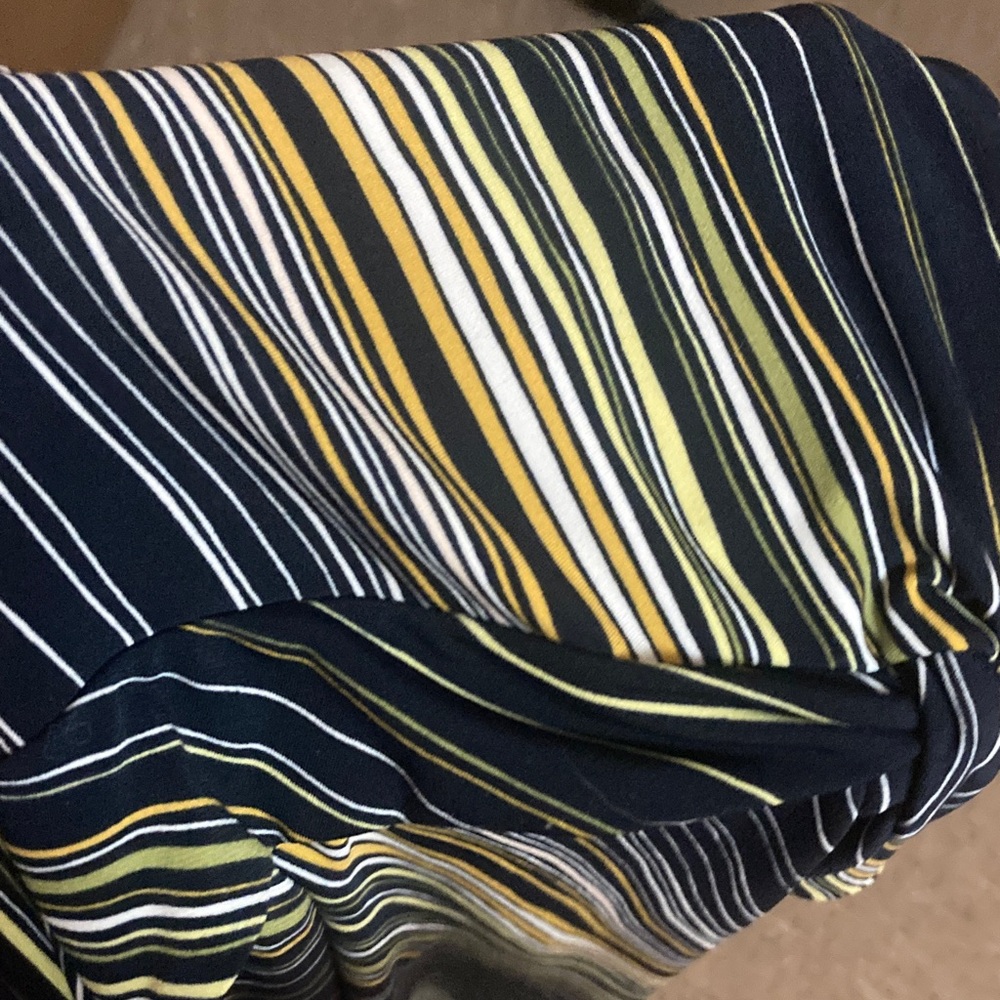 BCBG Maxazria Elegant Backless Striped Dress - Picture 4 of 5